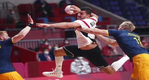 وزير الرياضة يجتمع بمنتخب اليد من أجل إنجاز عمره أكثر من 100 عام